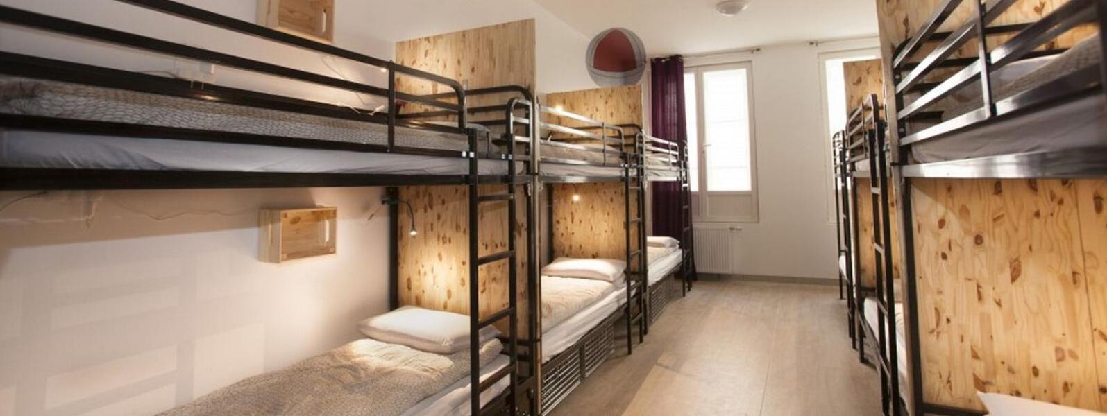 Etagenbett im Schlafsaal für Frauen