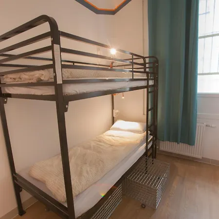 Le Flaneur Guesthouse-2
