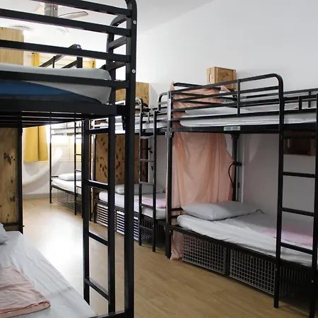Le Flaneur Guesthouse-3